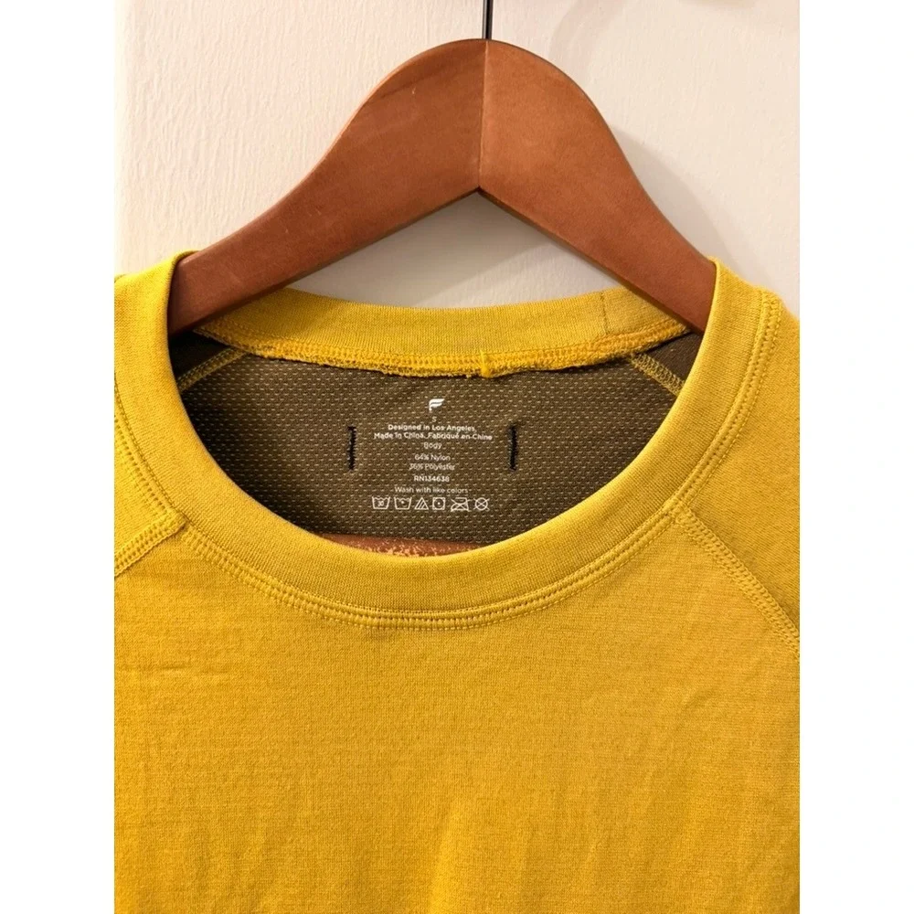 Fabletics Long Sleeve Training Top Mens S Mustard Yellow Raglan Activewear Shirt